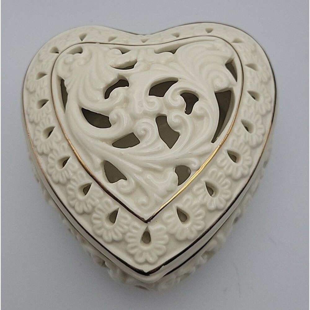 Vtg Porcelain Heart Shaped Trinket Box ~ Jewelry, Pot Pouri, Other, Display